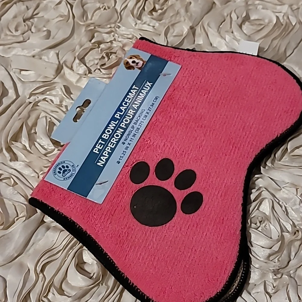 Pet Feeding Mat Non Slip Mat / Pink Cat Or Dog Placemat New.